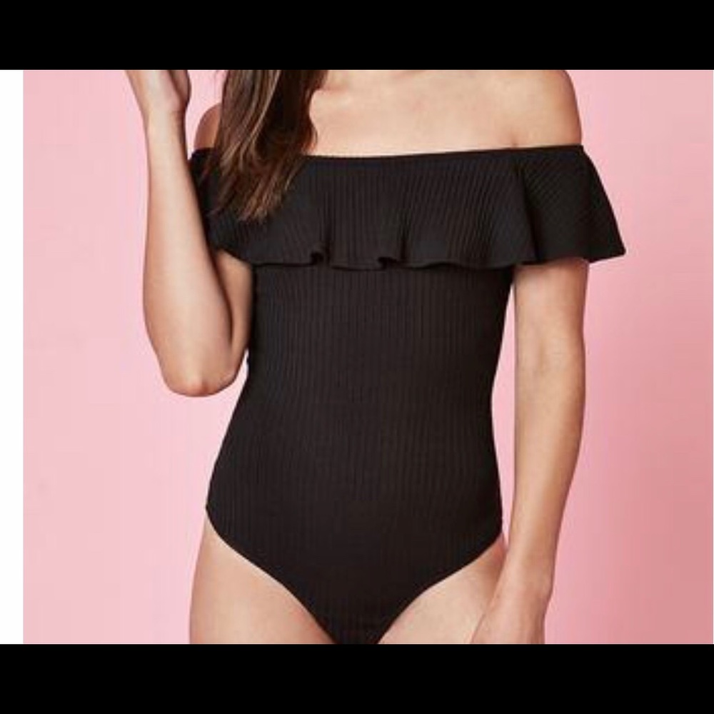 Kendall & Kylie off shoulder black bodysuit Large